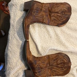 Excellent condition Ariat boots